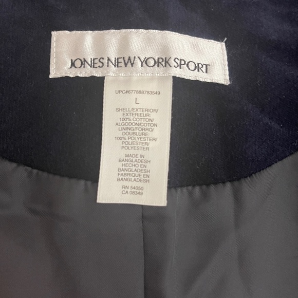 Navy Blue Blazer 3 small button - Picture 8 of 8